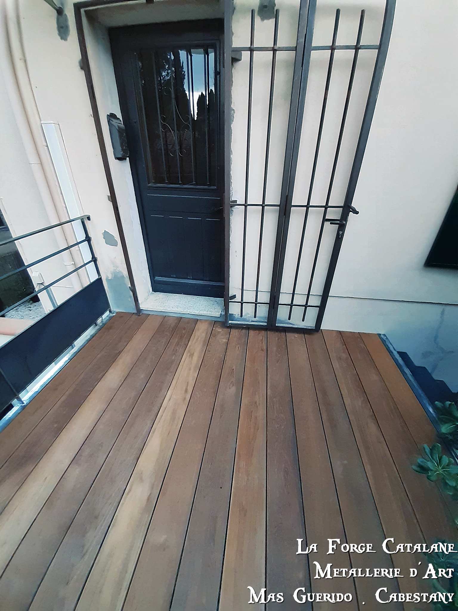 grille de protection articule barreaudage droit forge catalane.jpg